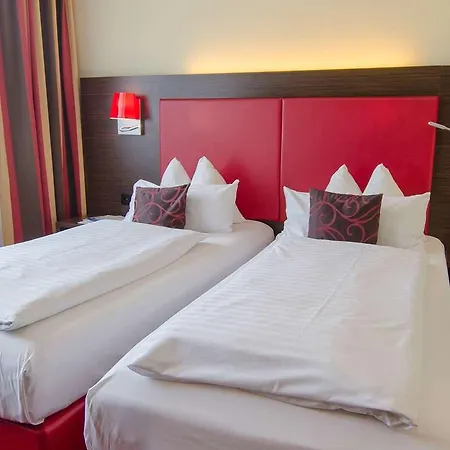 Hotel Western Plaza 4*