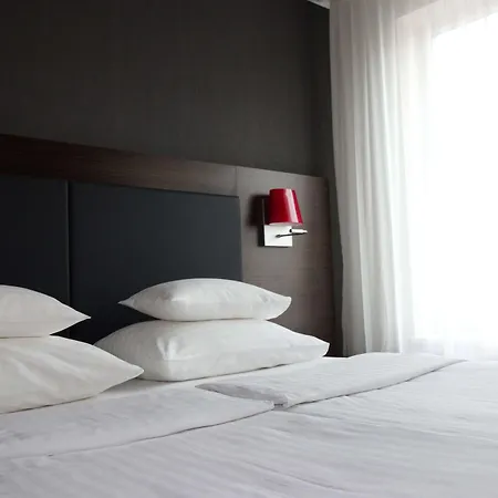 Western Plaza 4*