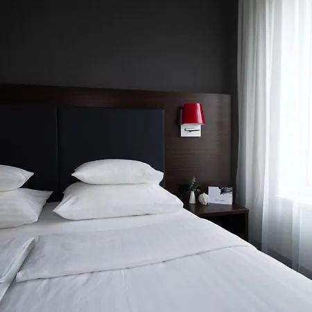 Western Plaza Hotel