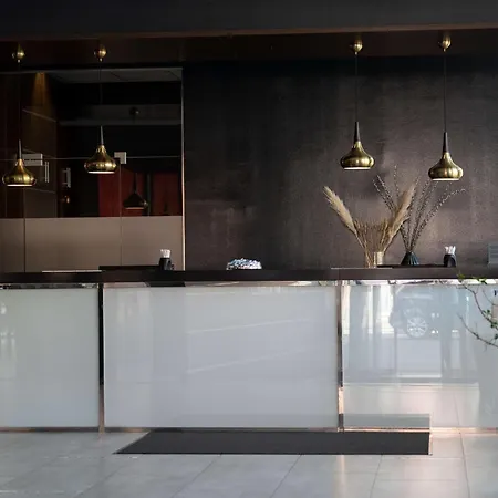 Western Plaza Hotel 4*