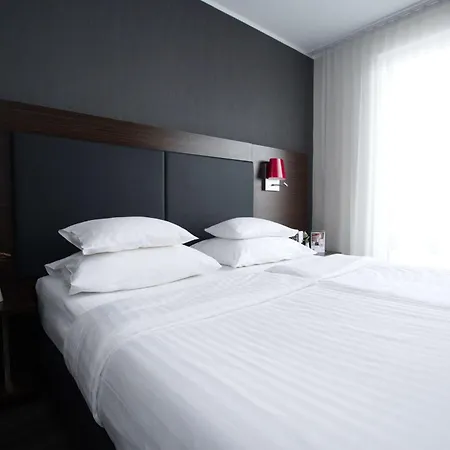 Hotel Western Plaza