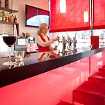 Plaza Ξενοδοχείο 4*