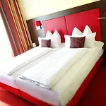 Ξενοδοχείο Plaza 4*