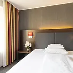 Ξενοδοχείο Plaza 4*
