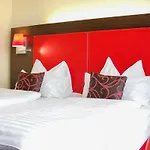 Ξενοδοχείο Plaza 4*