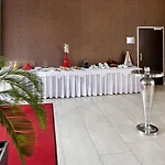 Plaza 4*