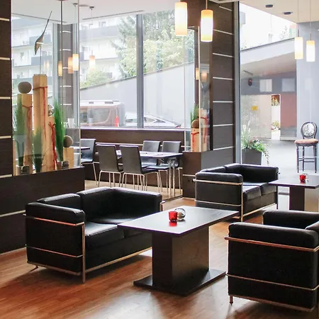 Western Plaza 4*
