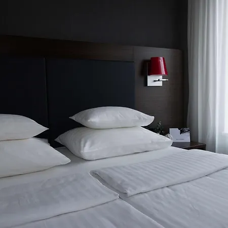 Western Plaza Hotel