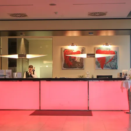 Plaza מלון 4*